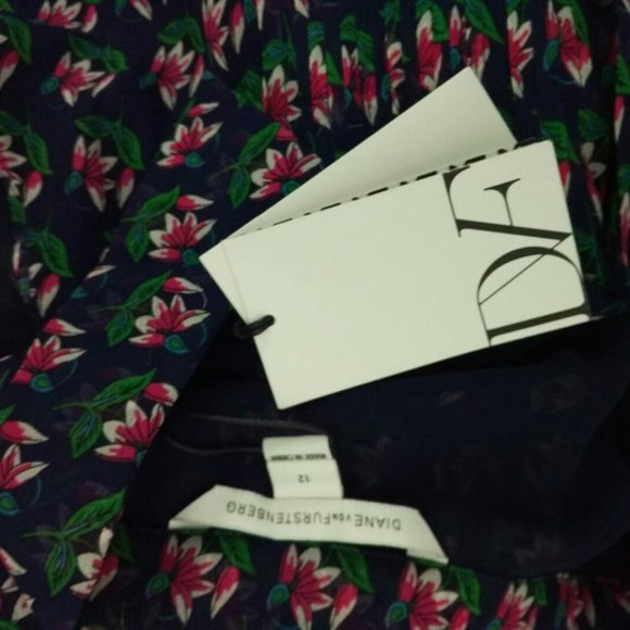 DIANE VON FURSTENBERG Blakely Floral Print Pintuck - Picture 8 of 11